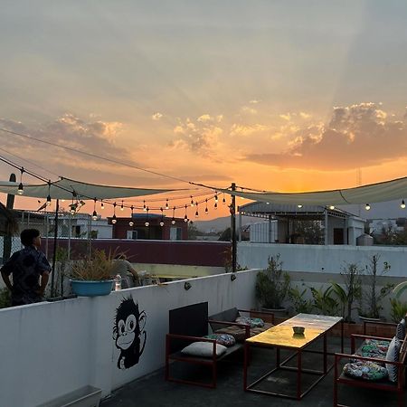 Monkey Toe Guesthouse Chiang Mai Bagian luar foto
