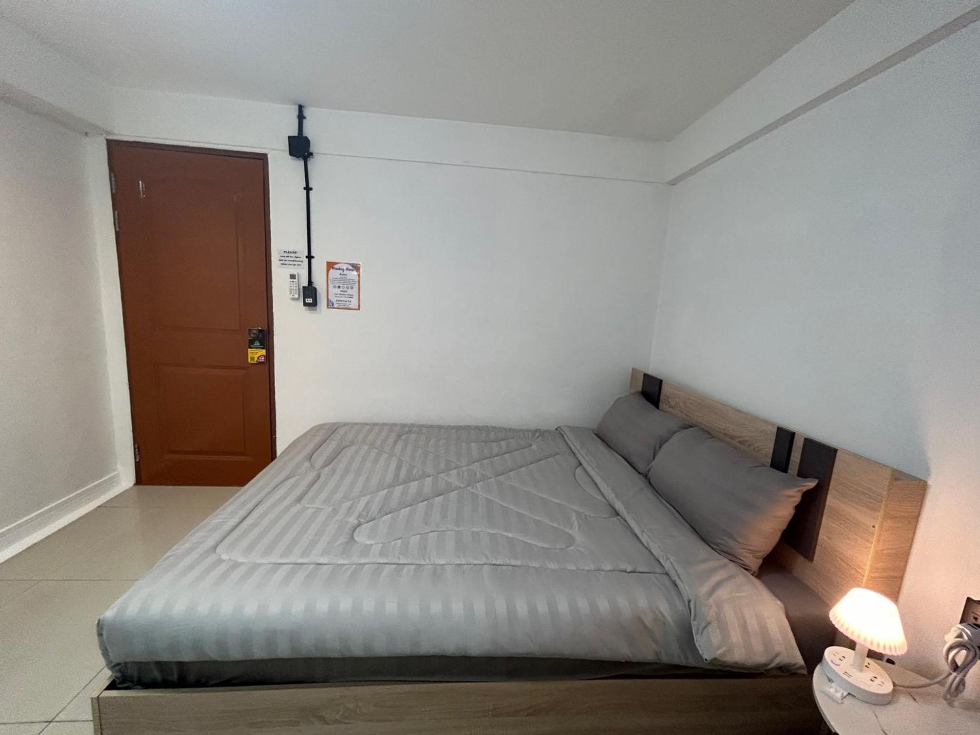 Monkey Toe Guesthouse Chiang Mai Bagian luar foto