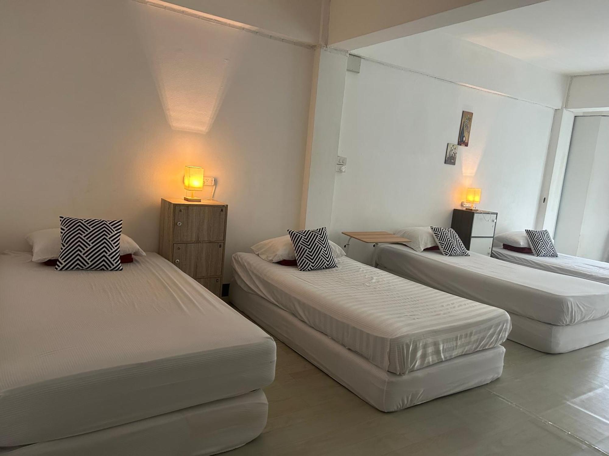 Monkey Toe Guesthouse Chiang Mai Bagian luar foto