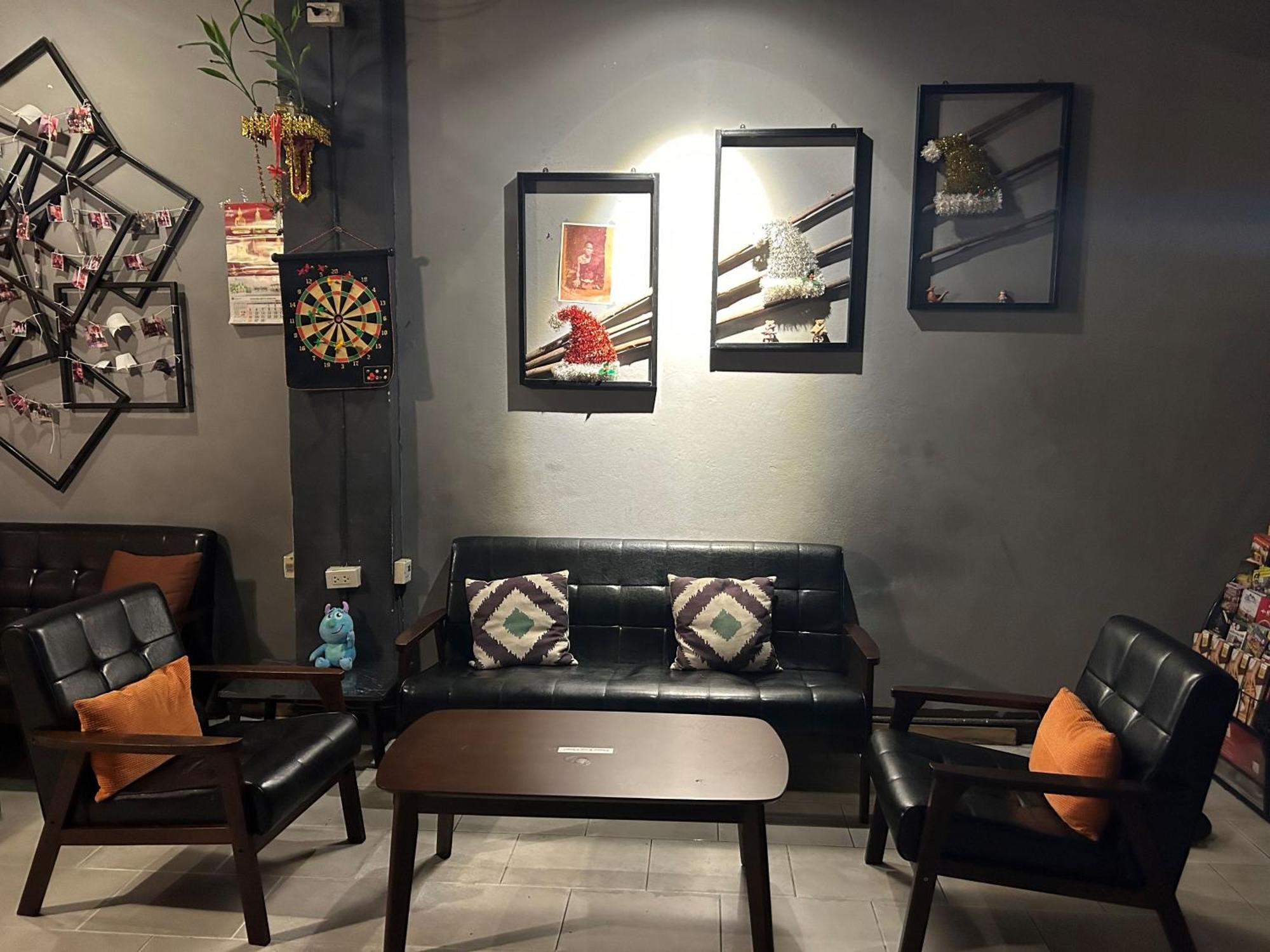 Monkey Toe Guesthouse Chiang Mai Bagian luar foto